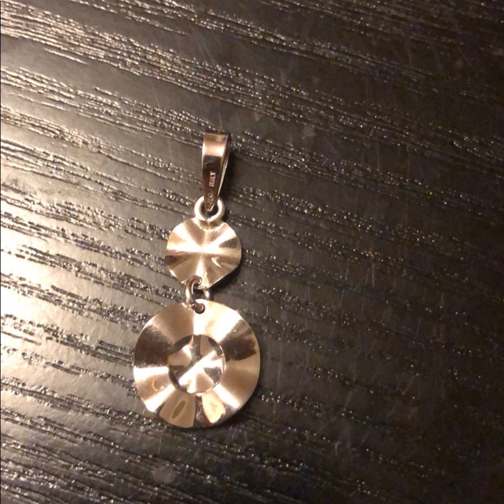 18 K white gold pendant